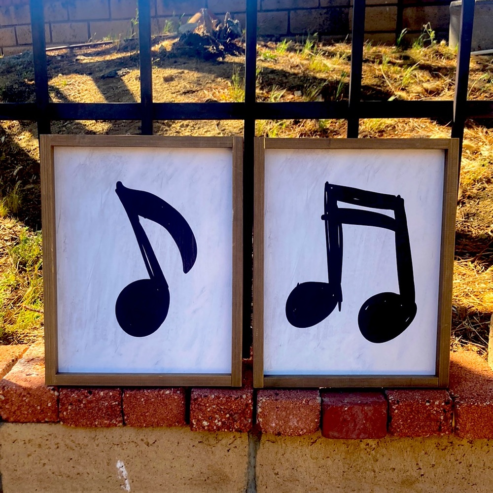 Music note hanging pictures
